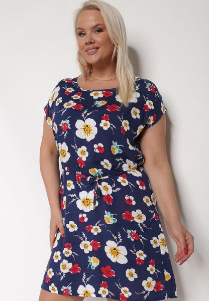 Granatowa Wiskozowa Sukienka w Kwiaty z Materiałowym Paskiem w Talii Risse. Niebieskie sukienki damskie Born2be, m, bez wzorów, z materiału, eleganckie, bez kołnierzyka, plus size, bez ramiączek, midi. Za 29.99 zł.