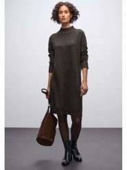 Street One Sukienka dzianinowa w kolorze brązowym rozmiar: 42. Brązowe sukienki damskie Street One, na co dzień, bez wzorów, z dzianiny, street, bez kołnierzyka, bez ramiączek, midi, proste. Za 217.53 zł.