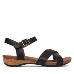 Sandały Josef Seibel. Czarne sandały damskie Josef Seibel, bez wzorów, bez obcasa, na płaskiej podeszwie. Za 409.99 zł.