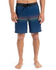 Spodenki boardshort dla Mężczyzn SURFSILK STRAIGHT LEG 18" Niebieski. Niebieskie kąpielówki męskie Quiksilver, m, bez wzorów, z materiału, do pływania. Za 319.99 zł.