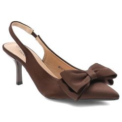 Czółenka damskie D&A by S.Barski o eleganckim fasonie z ozdobną kokardą smukłym noskiem i wysokim obcasem typu szpilka czekoladowe, MR62-9107 Chocola. Brązowe czółenka damskie S.BARSKI, bez wzorów, bez obcasa, na obcasie. Za 134.99 zł.