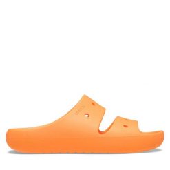 Klapki Crocs. Brązowe klapki damskie Crocs, bez wzorów, bez obcasa. Za 119.99 zł.