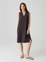 OPUS Sukienka w kolorze brązowym rozmiar: 36. Brązowe sukienki damskie Opus, na co dzień, bez wzorów, bez kołnierzyka, bez ramiączek, midi, proste. Za 187.99 zł.