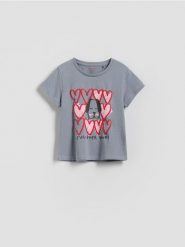 Bawełniany t-shirt z nadrukiem - jasnoszary. Szare koszulki dziewczęce Reserved, m, bez wzorów, z bawełny, bez ramiączek. Za 25.99 zł.