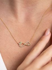 Lodie Silver Naszyjnik z elementem ozdobnym - dł. 45 cm rozmiar: onesize. Szare naszyjniki damskie Lodie Silver, srebrne. Za 86.99 zł.