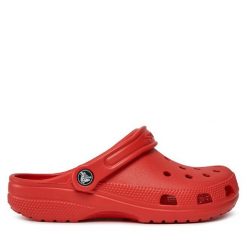 Klapki Crocs. Czerwone klapki damskie Crocs, bez wzorów, bez obcasa. Za 179.99 zł.