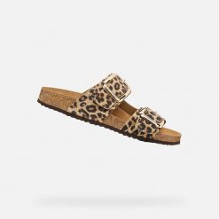 Sandały GEOX D BRIONIA R Nadruk zwierzęcy. Brązowe sandały damskie Geox, bez wzorów, ze skóry, bez obcasa. Za 349.99 zł.