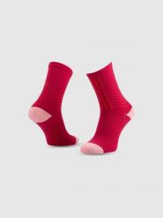 4F Skarpetki trekkingowe długie damskie - różowe 39-42. Czerwone skarpetki damskie 4f, bez wzorów, z wełny. Za 49.99 zł.