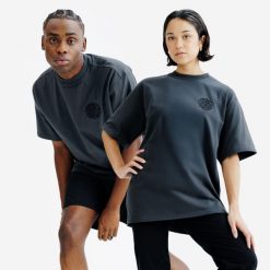 Koszulka Graph unisex Elementals. Czarne t-shirty damskie Decathlon, m, bez wzorów, z bawełny, bez kołnierzyka. Za 89.99 zł.