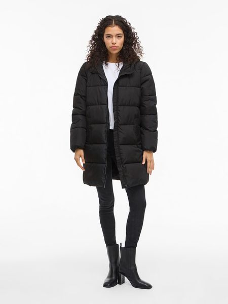 Vila Płaszcz zimowy "Vikarla" w kolorze czarnym rozmiar: 40. Czarne płaszcze damskie Vila, na zimę, bez wzorów, z puchu. Za 152.62 zł.