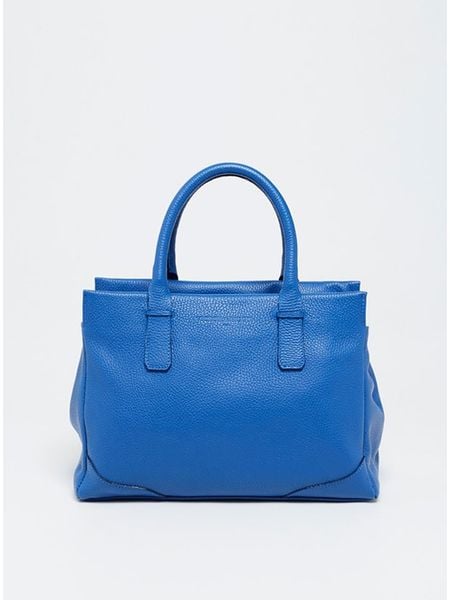 Victor & Hugo Paris Skórzana torebka "Eve" w kolorze niebieskim - 33 x 24 x 14 cm rozmiar: onesize. Niebieskie torebki klasyczne damskie Victor & Hugo Paris, bez wzorów, z materiału, bez dodatków. Za 262.29 zł.