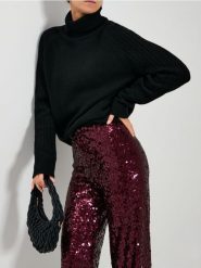 Golf z ozdobnymi rękawami - czarny. Czarne golfy damskie Sinsay, l, bez wzorów, bez ramiączek. Za 59.99 zł.