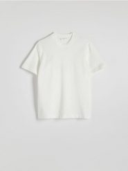 Bawełniany t-shirt regular - złamana biel. T-shirty męskie Reserved, l, bez wzorów, z bawełny, bez kołnierzyka. W wyprzedaży za 49.99 zł.