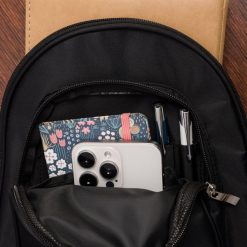 Plecak plecaczek damski mały lekki dwukomorowy wodoodporny elegancki czarny Beltimore R37. Czarne plecaki damskie bez wzorów, eleganckie. Za 59.90 zł.