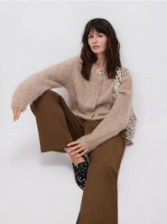 Sweter z alpaką - beżowy. Brązowe swetry klasyczne damskie Reserved, l, z dzianiny, bez kołnierzyka. Za 299.99 zł.