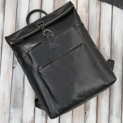 Plecak skórzany vintage roll top na laptopa miejski czarny Paolo Peruzzi SL-02-BL. Czarne plecaki męskie bez wzorów, ze skóry. Za 389.00 zł.