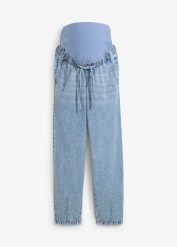 Jeansy ciążowe z lekkiego denimu, o długości do kostki, boyfriend fit. Niebieskie jeansy damskie bonprix, moda ciążowa. Za 169.99 zł.