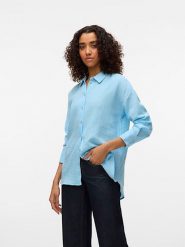 Vero Moda Koszula w kolorze błękitnym rozmiar: M. Niebieskie koszule damskie Vero Moda, m, bez wzorów, z bawełny, bez kołnierzyka, bez ramiączek. Za 88.02 zł.