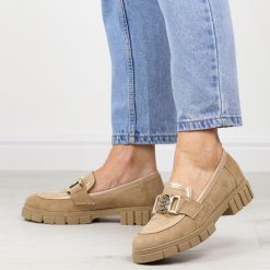 Beżowe zamszowe Polskie mokasyny damskie, loafersy Deoni D309. Brązowe mokasyny damskie Deoni, z zamszu. Za 259.00 zł.