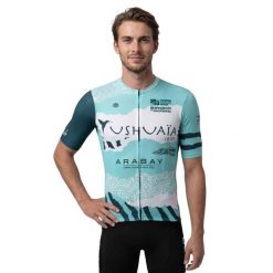 Męska koszulka kolarska z krótkim rękawem Vuelta a Ibiza MTB x Siroko Kolarst. Zielone t-shirty sportowe męskie SIROKO, m, z materiału, bez ramiączek, rowerowe. Za 296.00 zł.