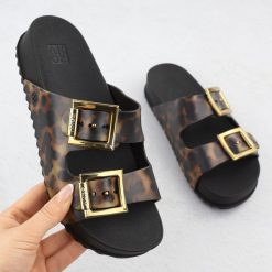 Klapki damskie z klamrami plażowe basenowe w panterkę brązowe Zaxy RR285059. Brązowe klapki damskie Zaxy, bez wzorów, z gumy, bez obcasa. Za 209.99 zł.