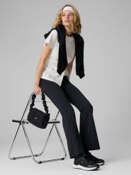 4F Legginsy w prążki z rozszerzanymi nogawkami damskie - czarne XL. Czarne legginsy damskie 4f, s, bez wzorów, z dzianiny. Za 149.99 zł.