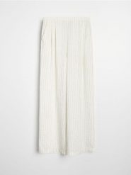 Spodnie wide leg w pionowe paski z wiskozą i domieszką lnu - biały. Białe spodnie materiałowe damskie Sinsay, bez wzorów, z wiskozy. Za 49.99 zł.