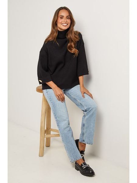 Soft Cashmere Golf w kolorze czarnym rozmiar: 38/40. Czarne golfy damskie Soft Cashmere, bez wzorów, bez ramiączek. Za 148.96 zł.