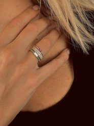 Les Favorites Pozłacany pierścionek z cyrkoniami rozmiar: 50. Zielone pierścionki damskie Les Favorites, z cyrkonią, pozłacane. Za 78.99 zł.