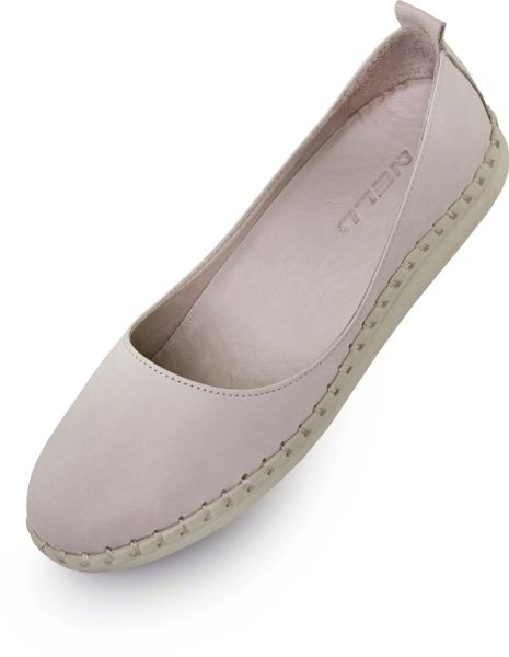 Damskie skórzane baleriny Nell Aurora szaro-szare. Szare baleriny damskie ENELL, bez wzorów, ze skóry, bez obcasa. Za 351.99 zł.