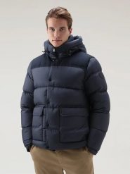 Woolrich Kurtka puchowa "Sierra" w kolorze granatowym rozmiar: XXL. Niebieskie kurtki męskie Woolrich, na zimę, xxl, bez wzorów, z puchu, bez kaptura. Za 1,164.06 zł.