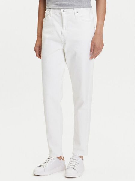 Calvin Klein Jeans Jeansy J20J225137 Biały Mom Fit. Białe jeansy damskie Calvin Klein Jeans. Za 349.99 zł.