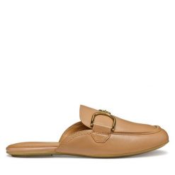 Klapki Geox. Brązowe klapki damskie Geox, bez wzorów, bez obcasa. Za 379.99 zł.