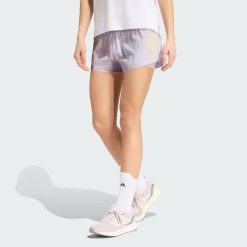 Szorty adi365 Formotion 2in1. Czarne szorty damskie Adidas, bez wzorów, z elastanu, klasyczne, z standardowym stanem. Za 199.00 zł.