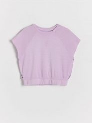 T-shirt z wycięciem - fioletowy. Fioletowe koszulki dziewczęce Reserved, bez wzorów, z dzianiny, bez ramiączek. W wyprzedaży za 17.99 zł.