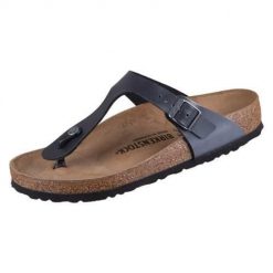 Japonki damskie Birkenstock Gizeh. Czarne klapki damskie Birkenstock, bez wzorów, z gumy, bez obcasa. Za 586.00 zł.