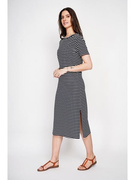 ASSUILI Sukienka w kolorze granatowym rozmiar: 36. Niebieskie sukienki damskie Assuili, na co dzień, bez wzorów, bez kołnierzyka, bez ramiączek, midi, proste. Za 121.99 zł.