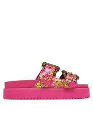 Versace Jeans Couture Klapki 78VA3SM1 Różowy. Czerwone klapki damskie Versace Jeans Couture, bez wzorów, z jeansu, bez obcasa. Za 649.99 zł.
