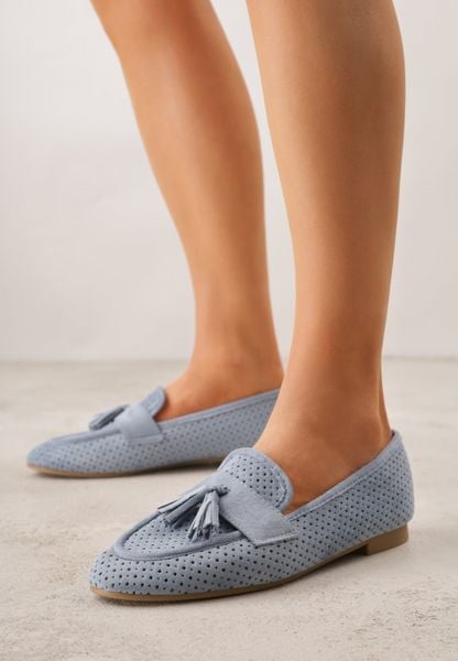 Niebieskie Mokasyny z Imitacji Zamszu z Ozdobną Perforacją i Frędzlami Yenone. Niebieskie mokasyny damskie Born2be, z jeansu. Za 89.99 zł.