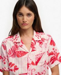 Superdry Koszula krótki rękaw Beach z nadrukiem Ikat Floral Czerwony. Czerwone koszule damskie Superdry., na lato, bez wzorów, z bawełny, klasyczne, bez kołnierzyka, bez ramiączek. Za 234.25 zł.