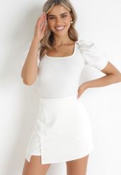Białe Klasyczne Spódnico-Szorty z Wysokim Stanem Ozdobione Guzikami Iriss. Białe szorty damskie Born2be, bez wzorów, eleganckie, z podwyższonym stanem. Za 44.99 zł.