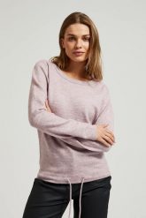 Sweter z okrągłym dekoltem i wiązaniem w pasie różowy. Czerwone swetry klasyczne damskie MOODO, l, z elastanu, bez kołnierzyka. W wyprzedaży za 59.99 zł.