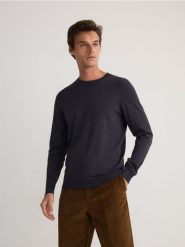 Wiskozowy sweter - szary. Szare swetry męskie Reserved, l, bez wzorów, z dzianiny, bez kołnierzyka. W wyprzedaży za 49.99 zł.