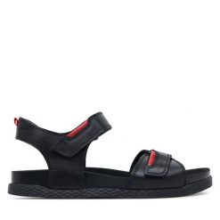 Sandały Lasocki. Czarne sandały damskie Lasocki, bez wzorów, bez obcasa, na płaskiej podeszwie. Za 143.99 zł.