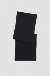 CALVIN KLEIN Czarny damski wełniany szalik z domieszką kaszmiru. Czarne szaliki i kominy damskie CALVIN KLEIN, bez wzorów, z kaszmiru. W wyprzedaży za 179.99 zł.