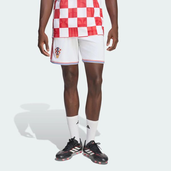 Spodenki domowe Chorwacja 26. Białe szorty męskie Adidas, z materiału, bez kołnierzyka. Za 199.00 zł.