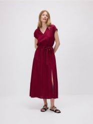 Sukienka midi z dodatkiem lnu - bordowy. Czerwone sukienki damskie Reserved, l, bez wzorów, z wiskozy, bez kołnierzyka, bez ramiączek, midi, rozkloszowane. Za 149.99 zł.