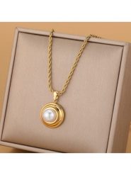 Atelier MIU Pozłacany naszyjnik z zawieszką - dł. 46 cm rozmiar: onesize. Białe naszyjniki damskie atelier MIU, pozłacane. Za 39.99 zł.