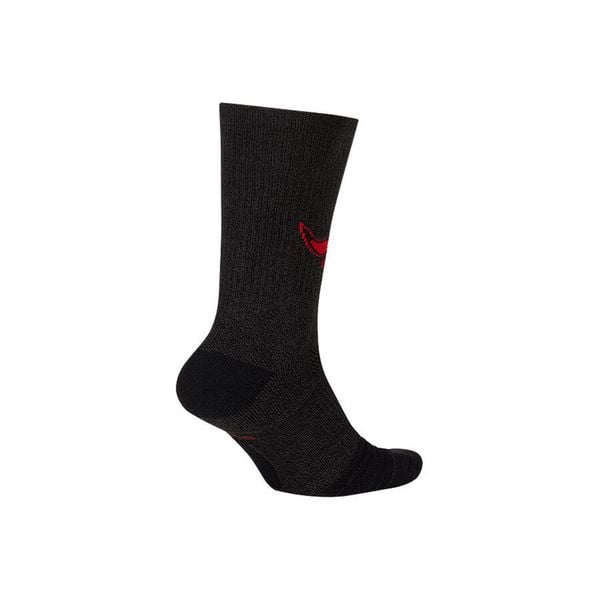 Skarpety męskie nike nba chicago bulls elite crew socks black. Czarne skarpetki męskie Nike, bez wzorów. Za 74.00 zł.