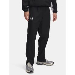 Spodnie męskie Under Armour Rival Woven Windbreaker Pant. Czarne spodnie sportowe męskie Under Armour. W wyprzedaży za 136.25 zł.